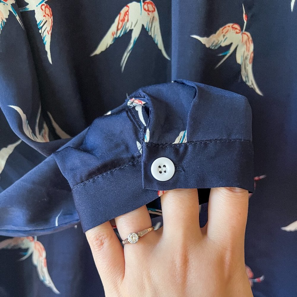 Long Sleeve Silky Crane V-neck Navy and White Blouse Birds Zeagoo L - Picture 5 of 5